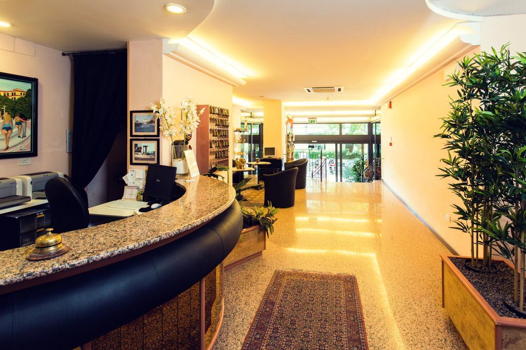 Hotel Antares Cattolica Zewnętrze zdjęcie
